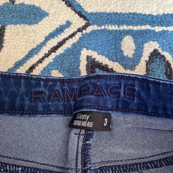 Rampage Skinny Sophie Mid Rise Denim Rose Jeans — Size 3!! - Picture 6 of 8